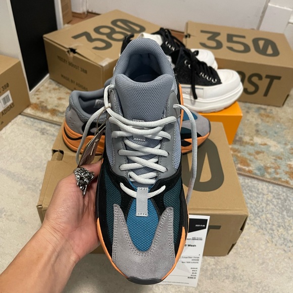 Like New Men’s Size 9 (Euro Sz 42.5) Yeezy Boost 700 Sneakers In Wash Orange - Picture 13 of 17